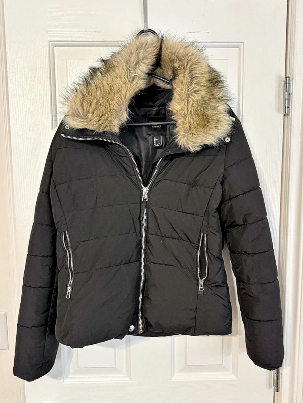 Forever 21 Women'Small Faux Fur Hood Puffer Black & Brown Small